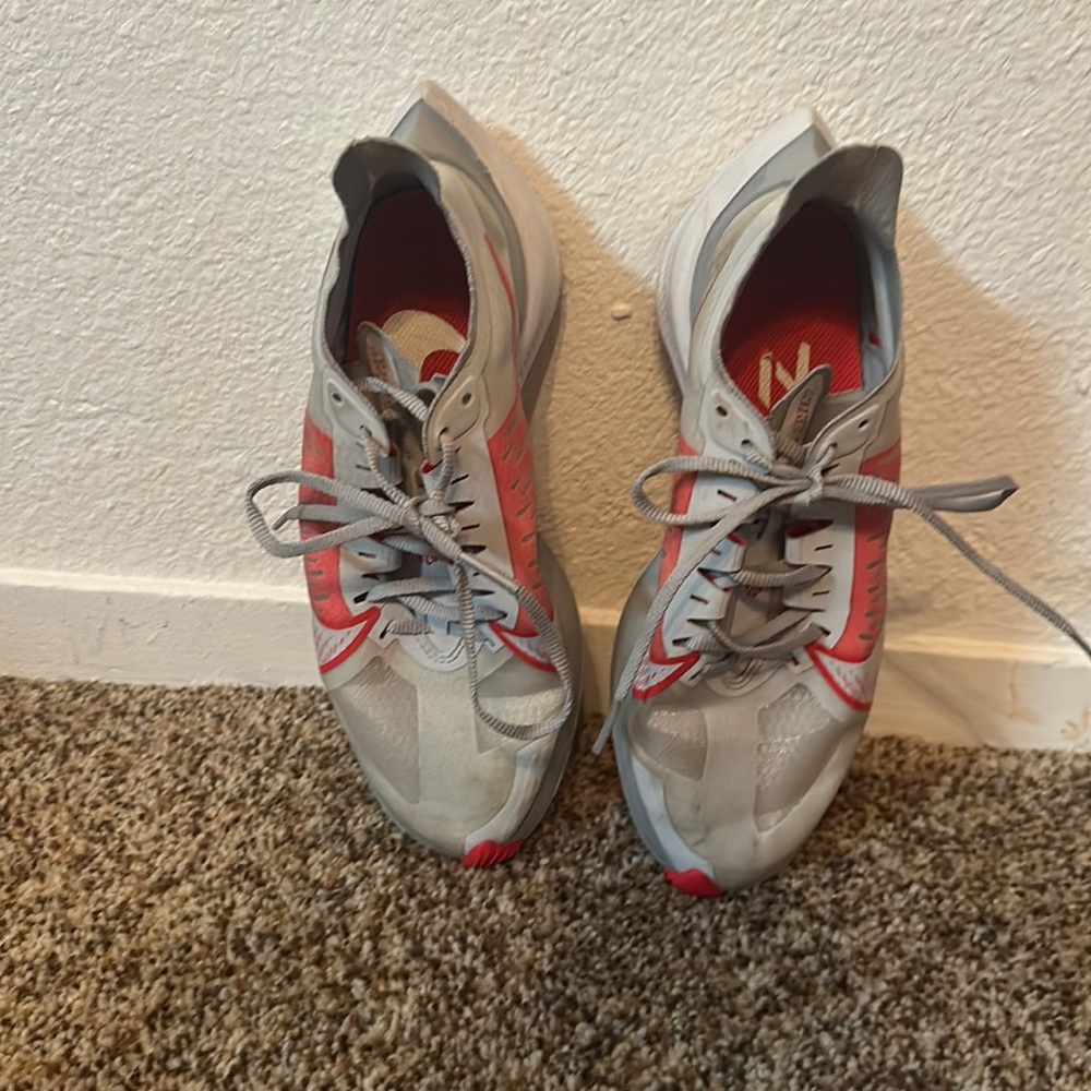 Nike zoom gravity sneaker size 7.5